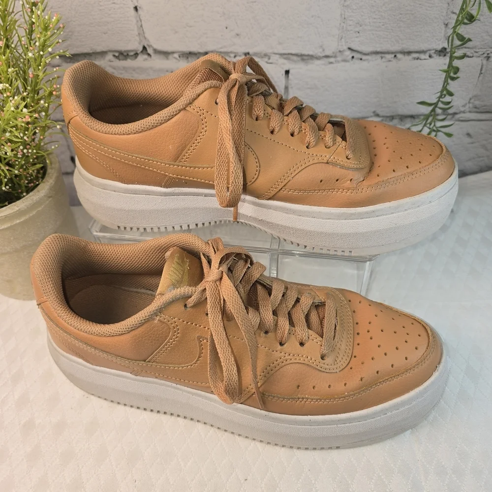 WOMENS NITE COURT VISION ALTA LTR SNEAKERS LIGHT COGNAC THICK SOLE SIZE 10